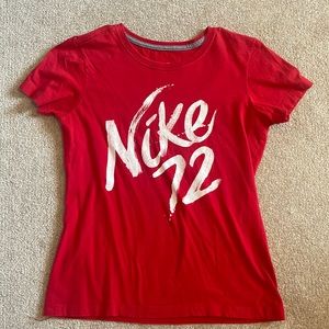 Nike Women’s Shirt Medium